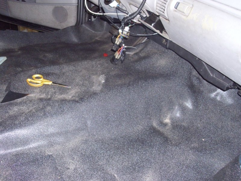 Carpet replaced with polyvinal 99 k2500 burb 003.JPG