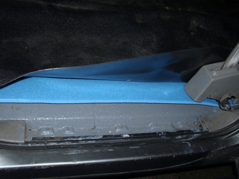 Carpet replaced with polyvinal 99 k2500 burb 004.JPG