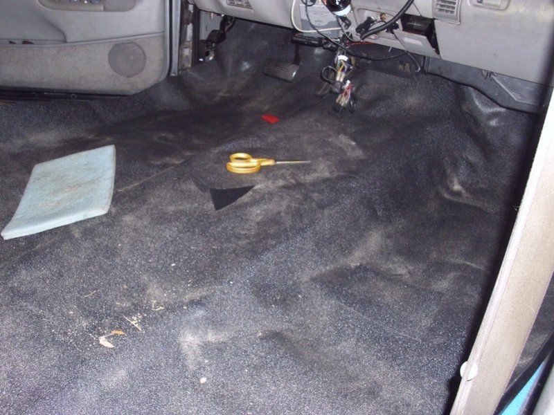 Carpet replaced with polyvinal 99 k2500 burb 005.JPG