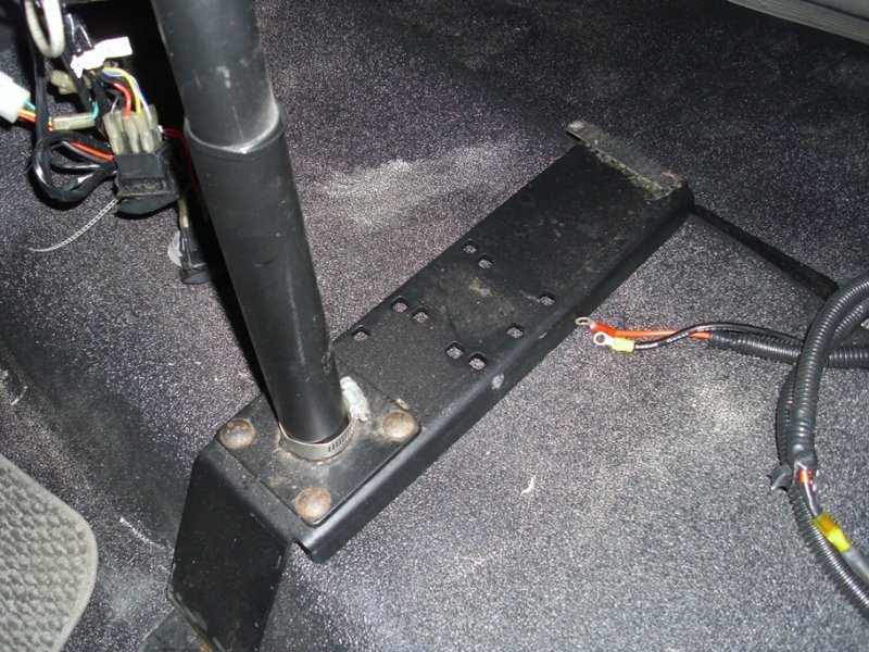 Carpet replaced with polyvinal 99 k2500 burb 007.JPG