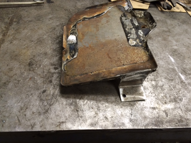 batterytray7.jpg batterytray7.jpg