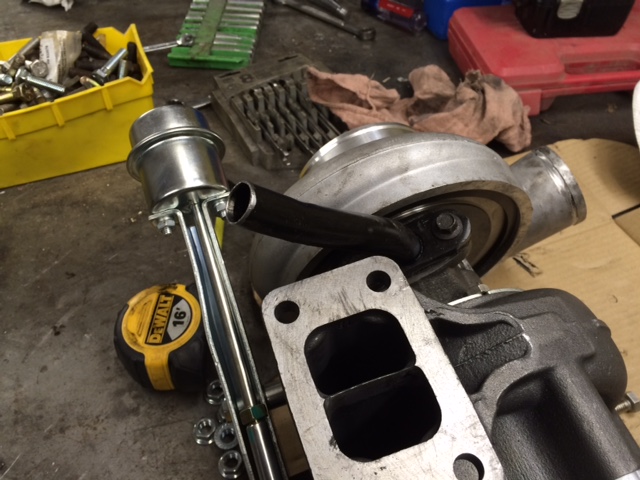 oilpipeonturbo2.jpg oilpipeonturbo2.jpg