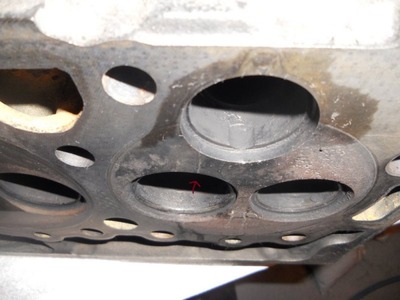 92_head_crack_b.jpg 92_head_crack_b.jpg