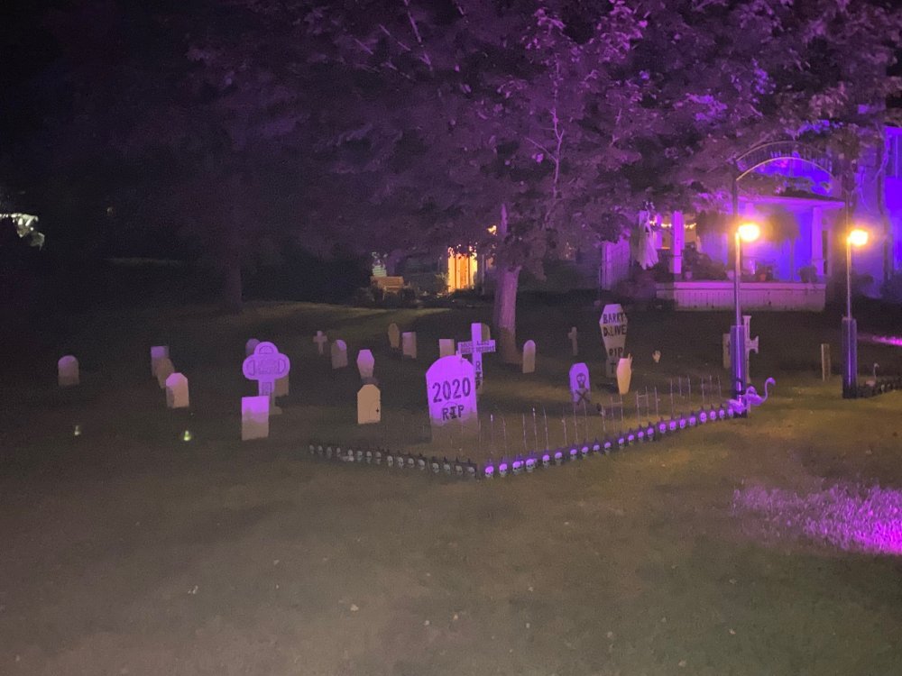 more tombstones 4.jpg