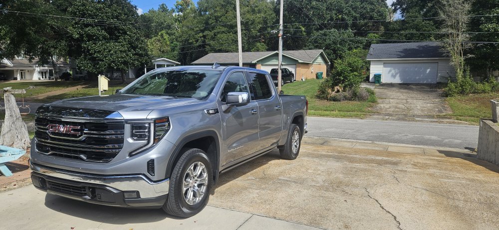 2024 GMC truck.jpg